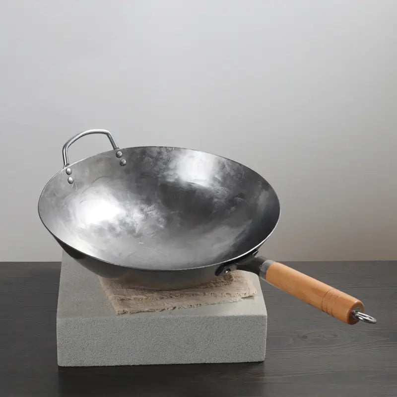 Traditional Non-Stick Iron Wok for Gas Cooking