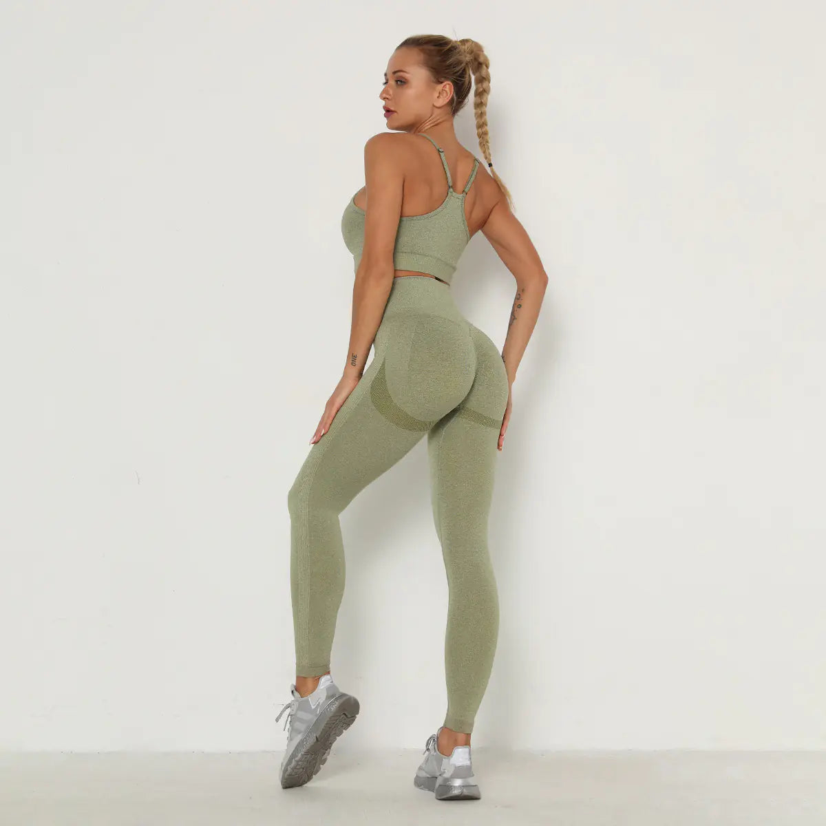 Seamless Yoga Set with Sports Bra and Leggings
