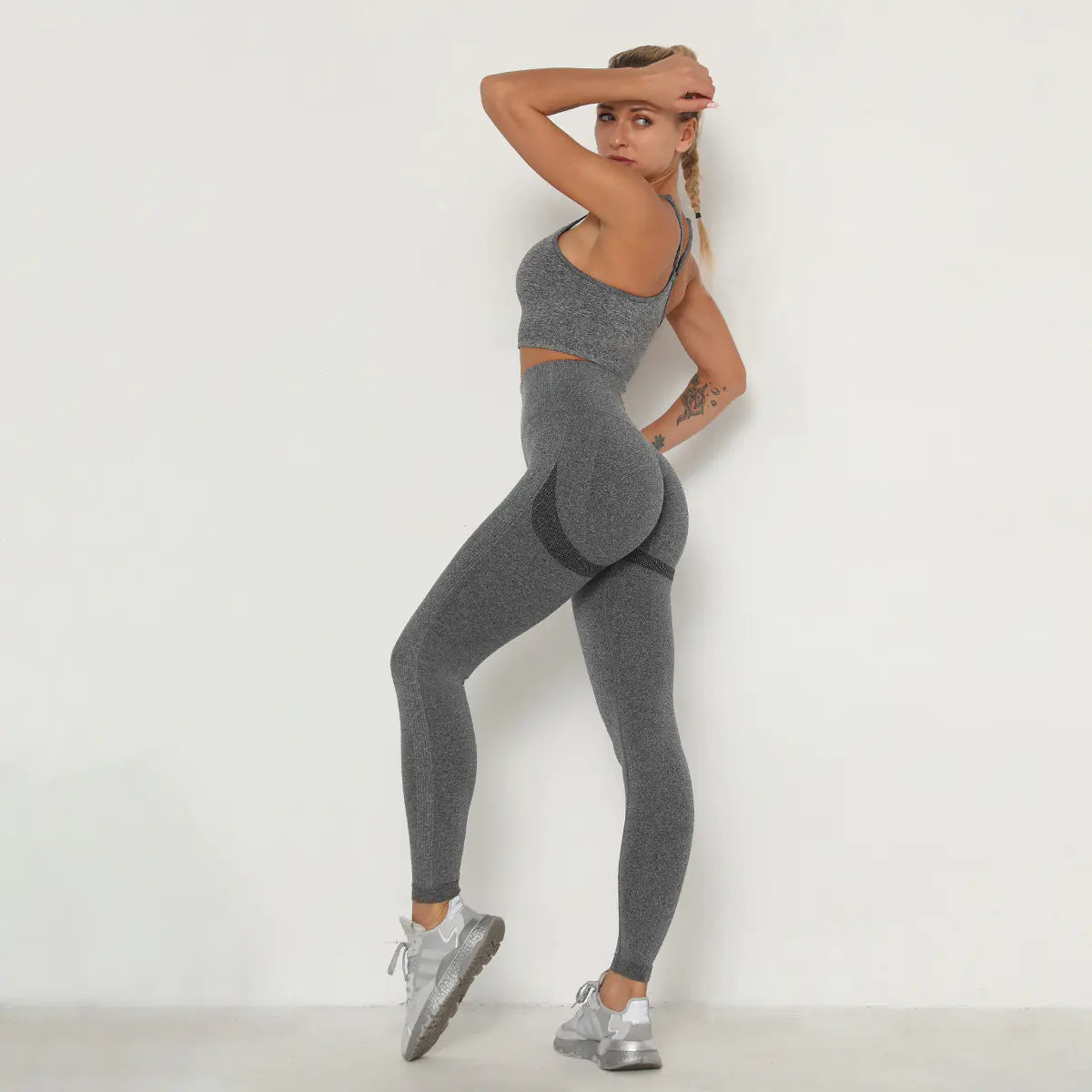 Seamless Yoga Set with Sports Bra and Leggings