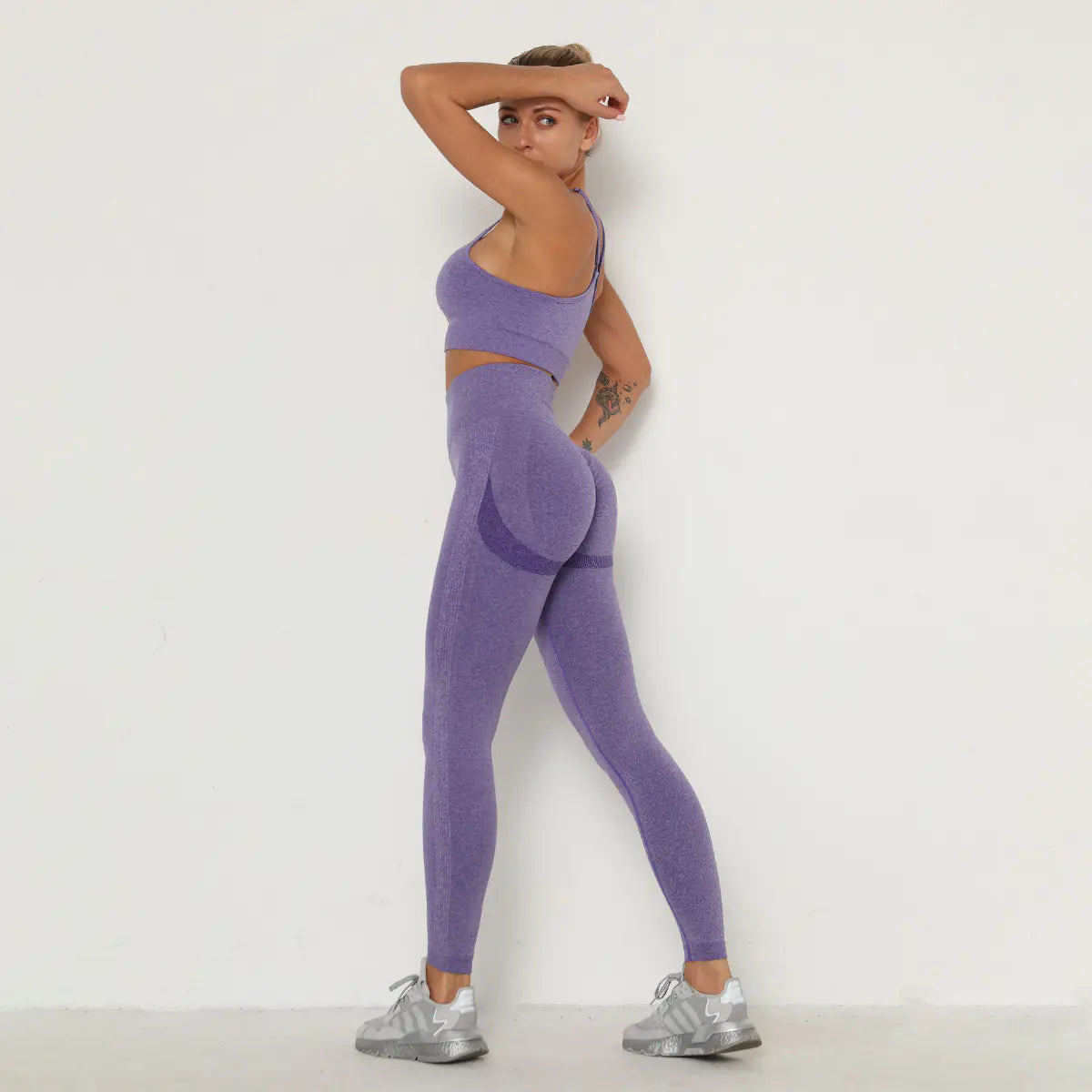 Seamless Yoga Set with Sports Bra and Leggings